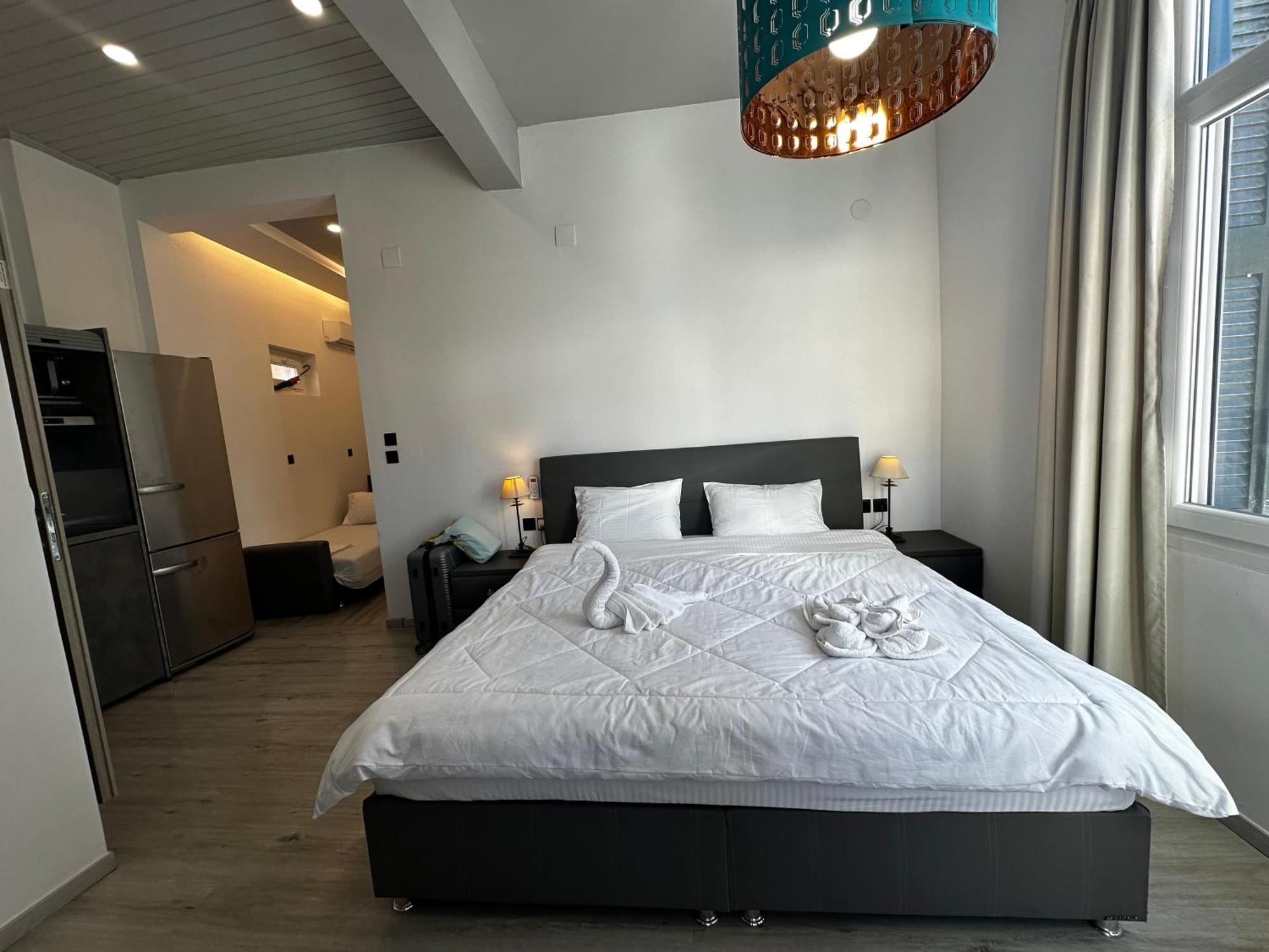 Travelers Luxury Suites, Studios & Apartments Corfu  Eksteriør billede