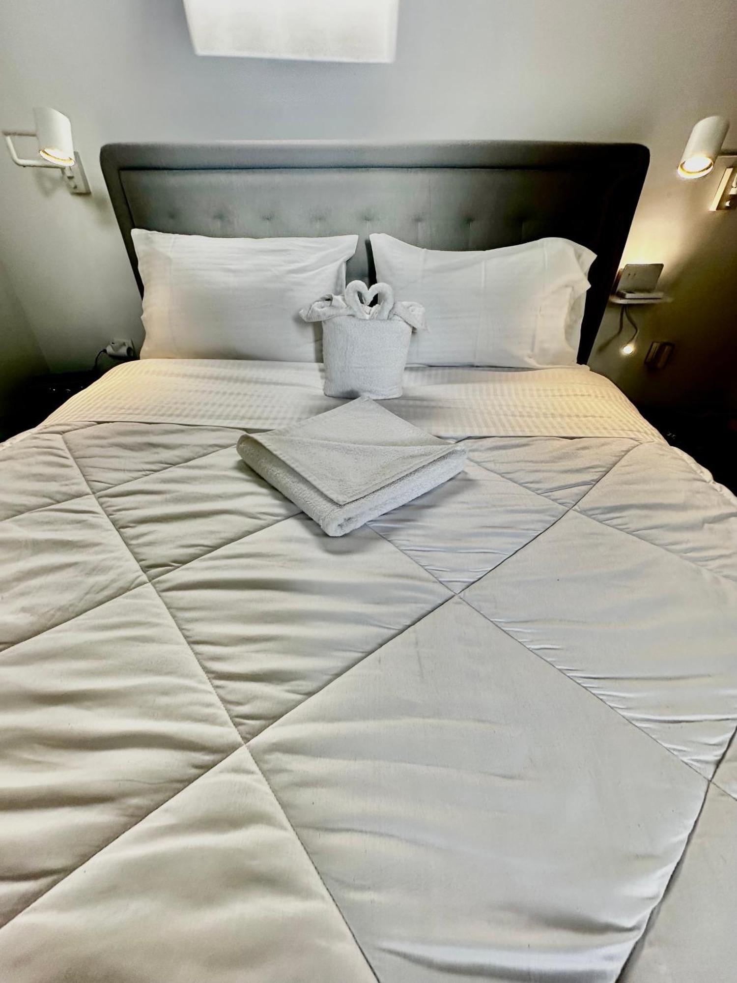 Travelers Luxury Suites, Studios & Apartments Corfu  Eksteriør billede