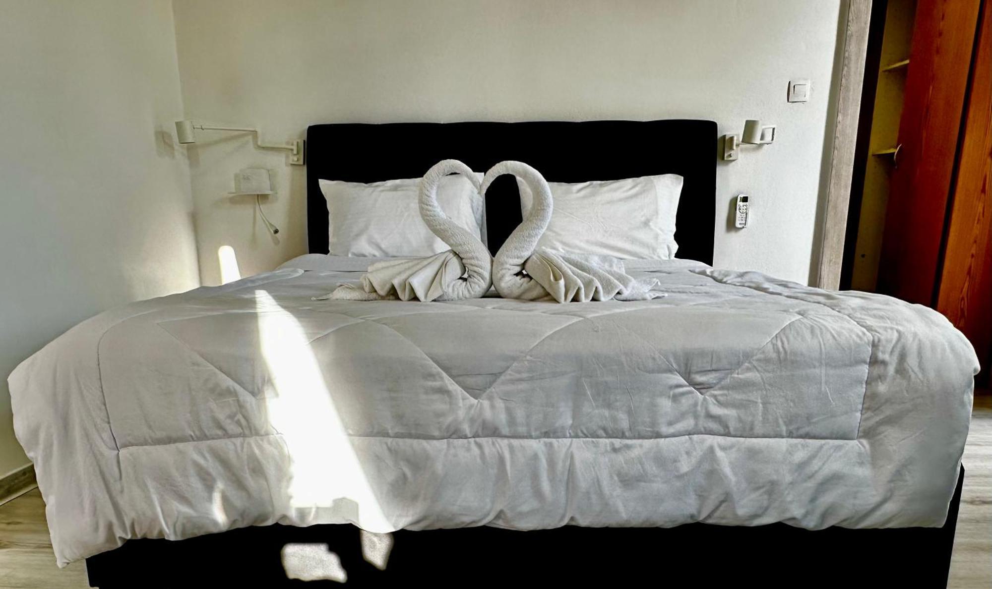 Travelers Luxury Suites, Studios & Apartments Corfu  Eksteriør billede