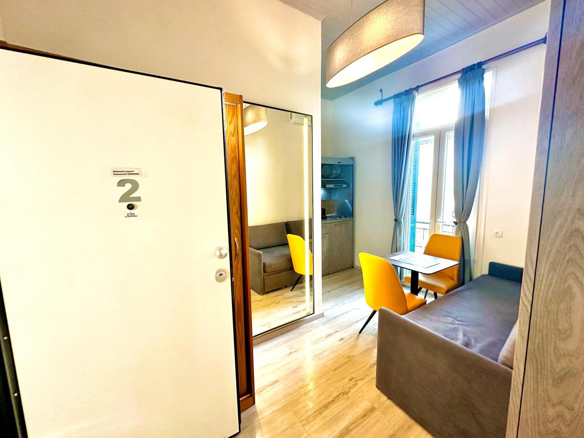 Travelers Luxury Suites, Studios & Apartments Corfu  Eksteriør billede