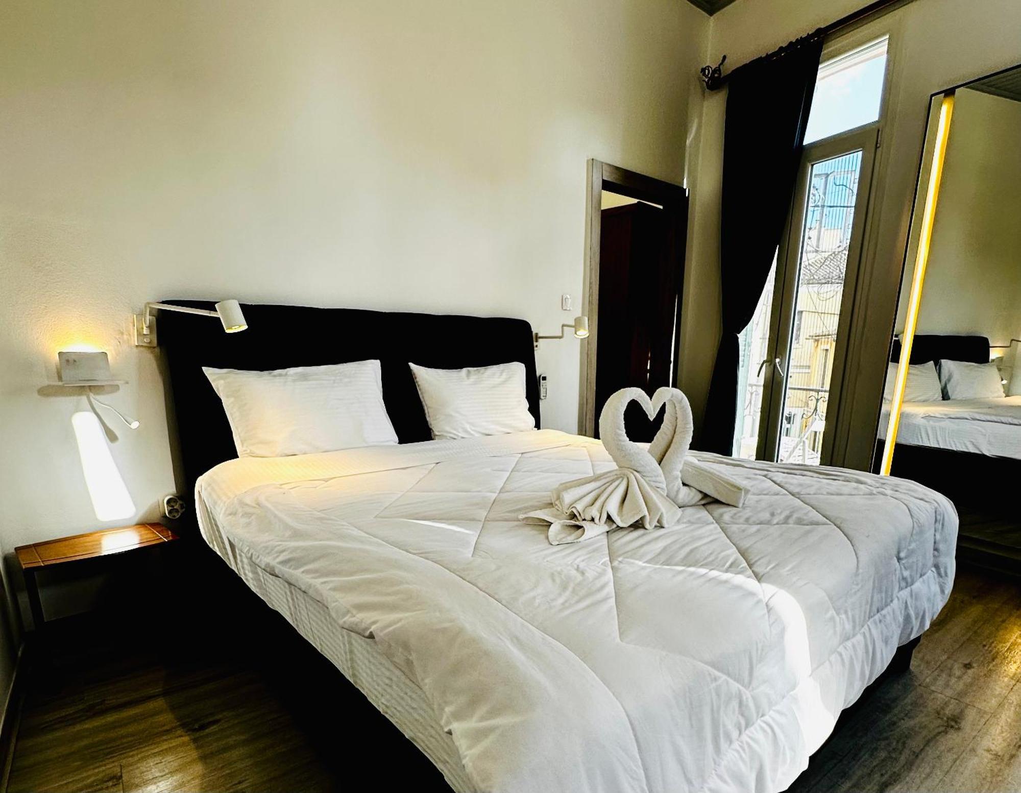 Travelers Luxury Suites, Studios & Apartments Corfu  Eksteriør billede