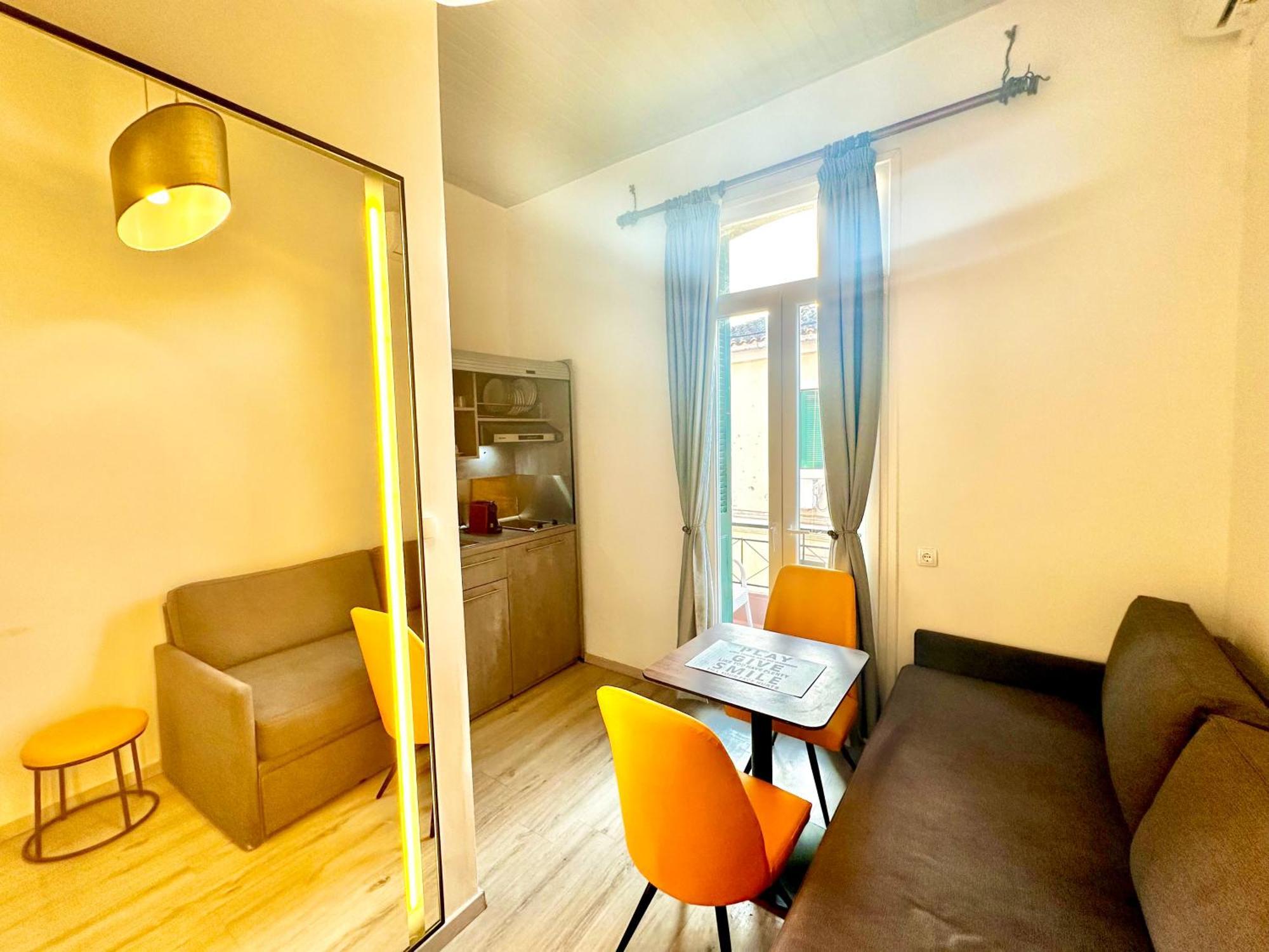 Travelers Luxury Suites, Studios & Apartments Corfu  Eksteriør billede
