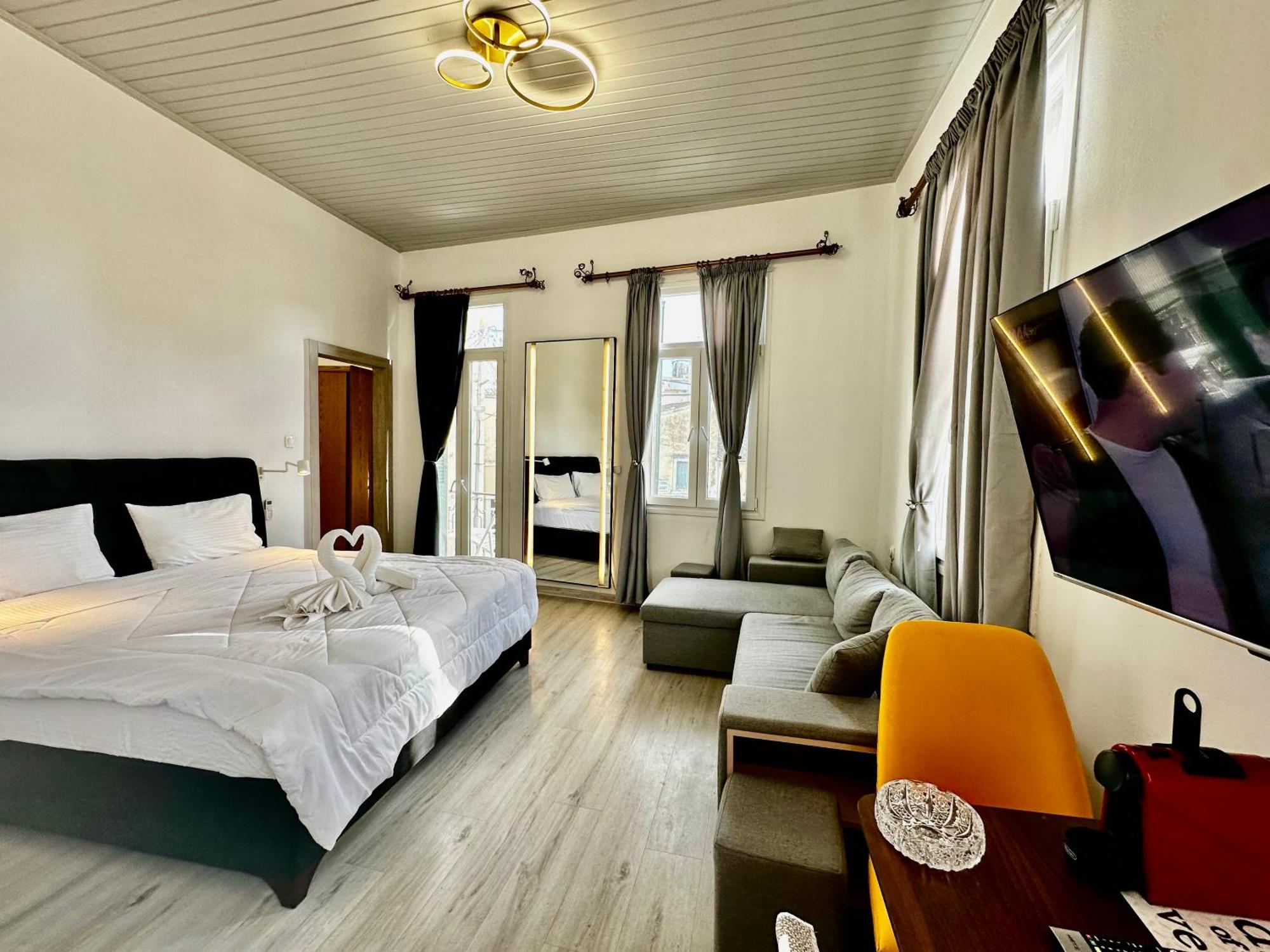 Travelers Luxury Suites, Studios & Apartments Corfu  Eksteriør billede