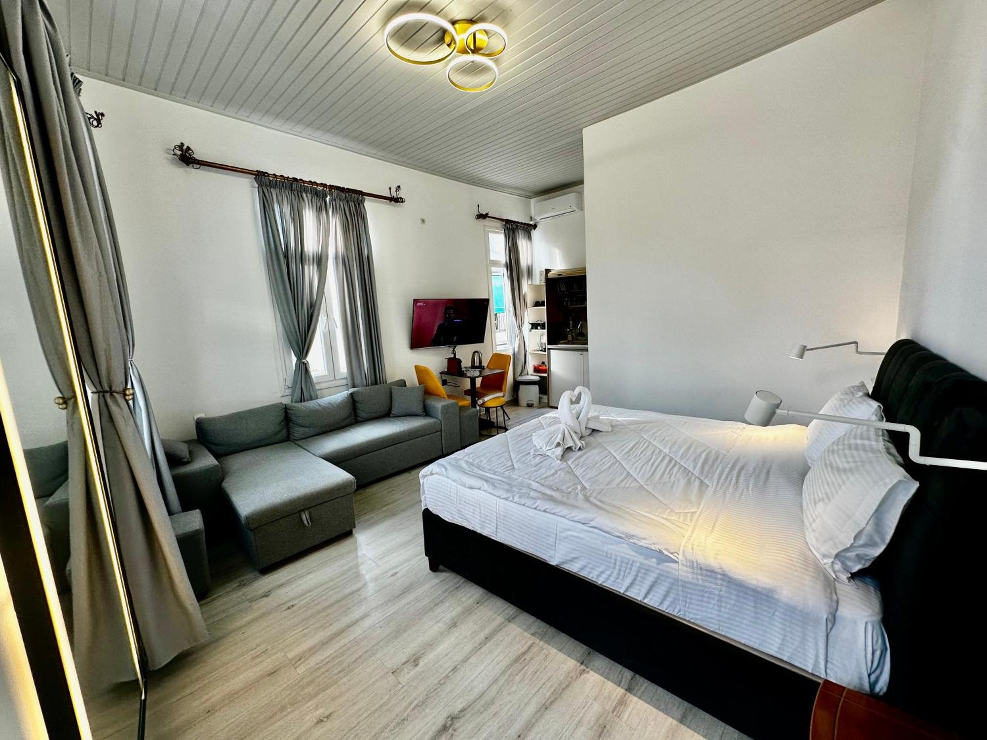 Travelers Luxury Suites, Studios & Apartments Corfu  Eksteriør billede