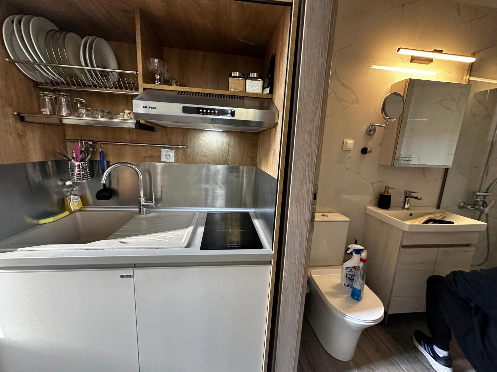 Travelers Luxury Suites, Studios & Apartments Corfu  Eksteriør billede